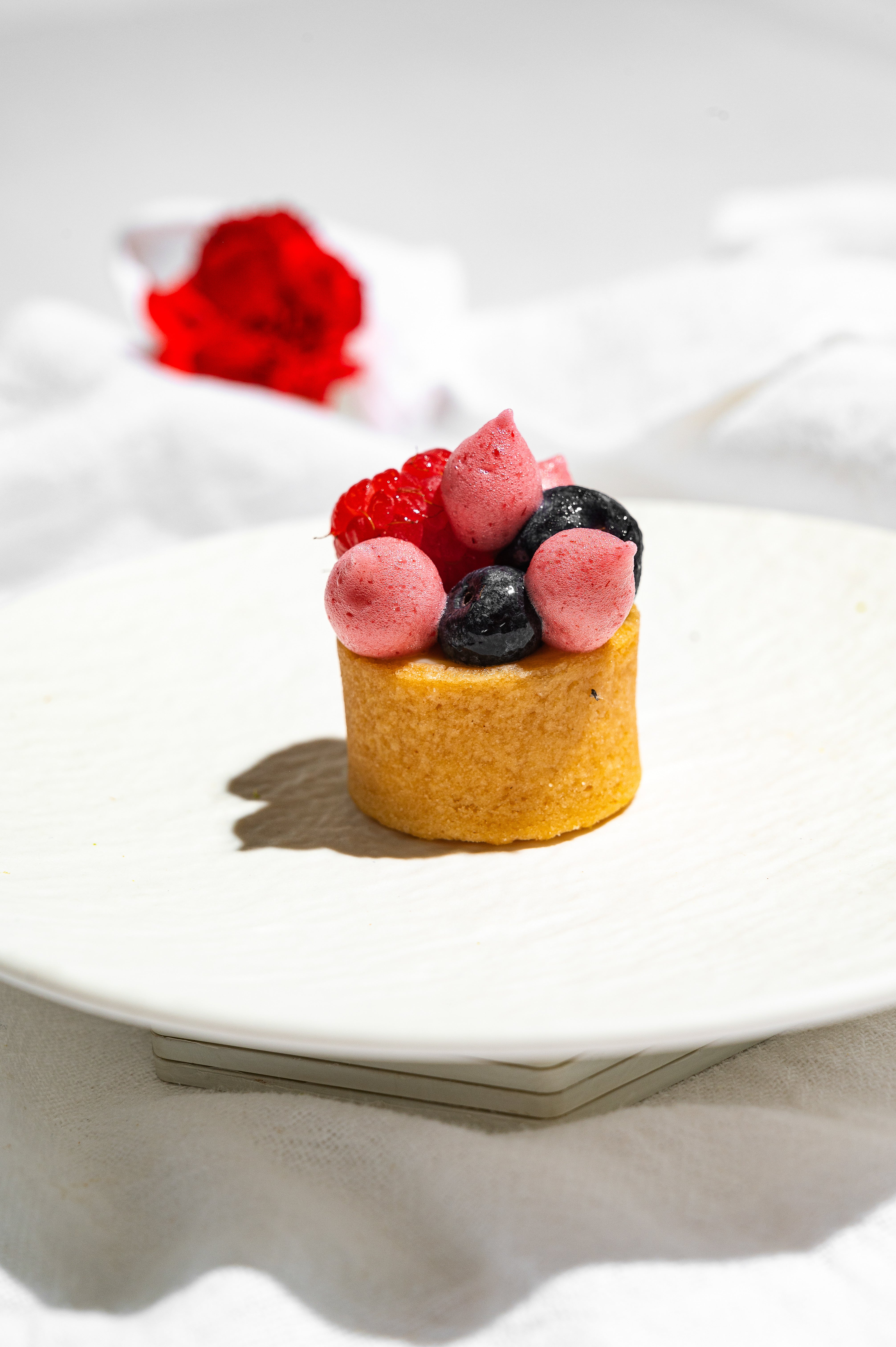 Mini Stylish Key Lime Tart with Berries