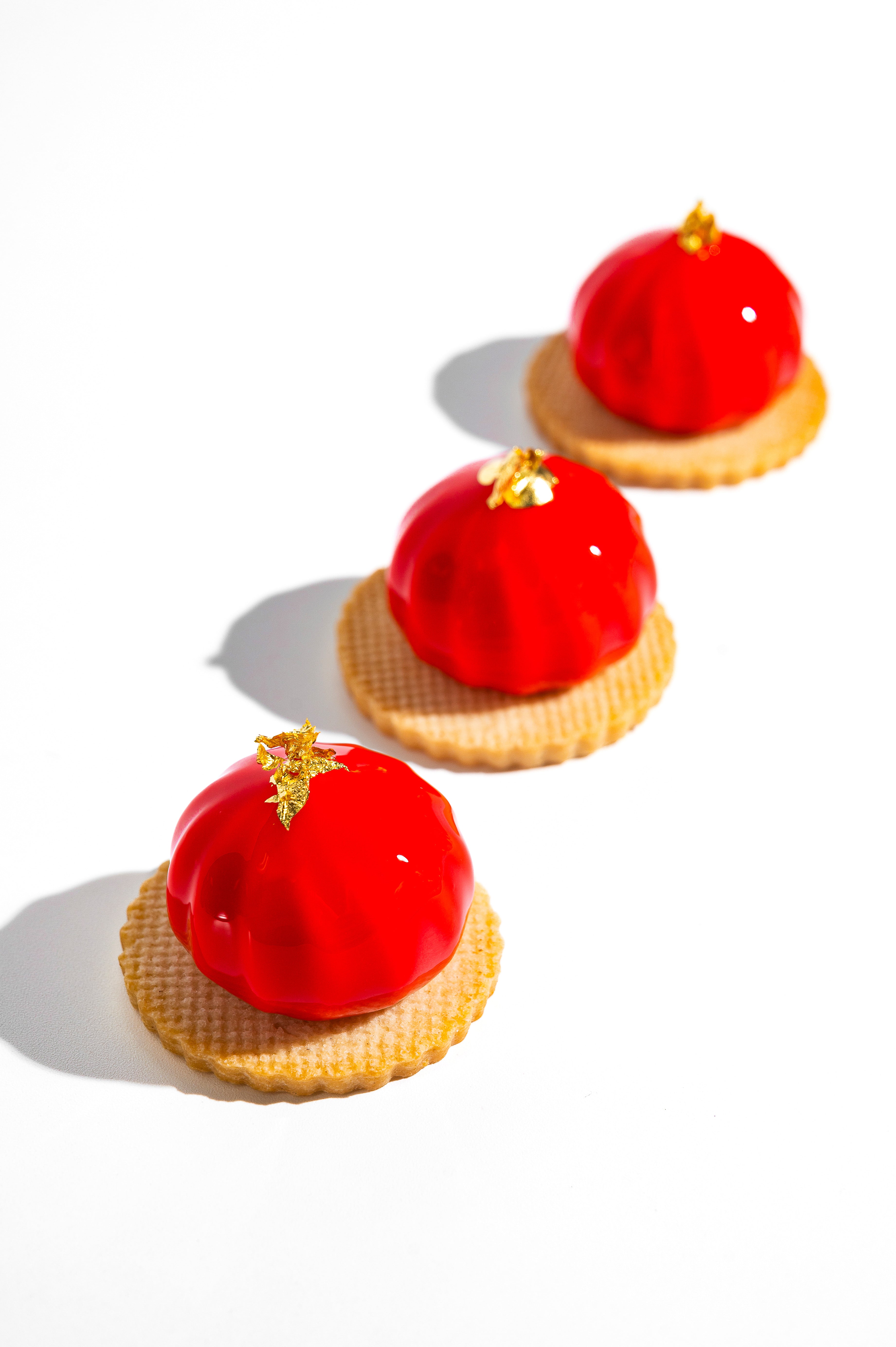 Petit Gateaux Crown