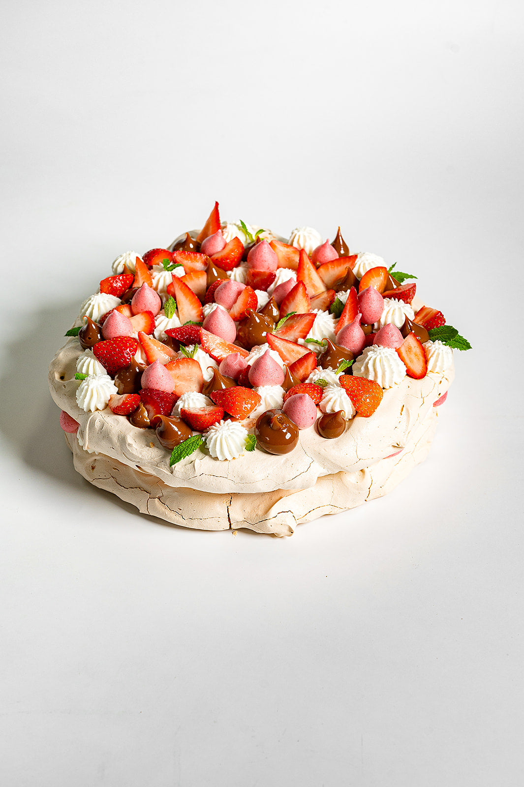 Strawberry & Dulce de leche Pavlova