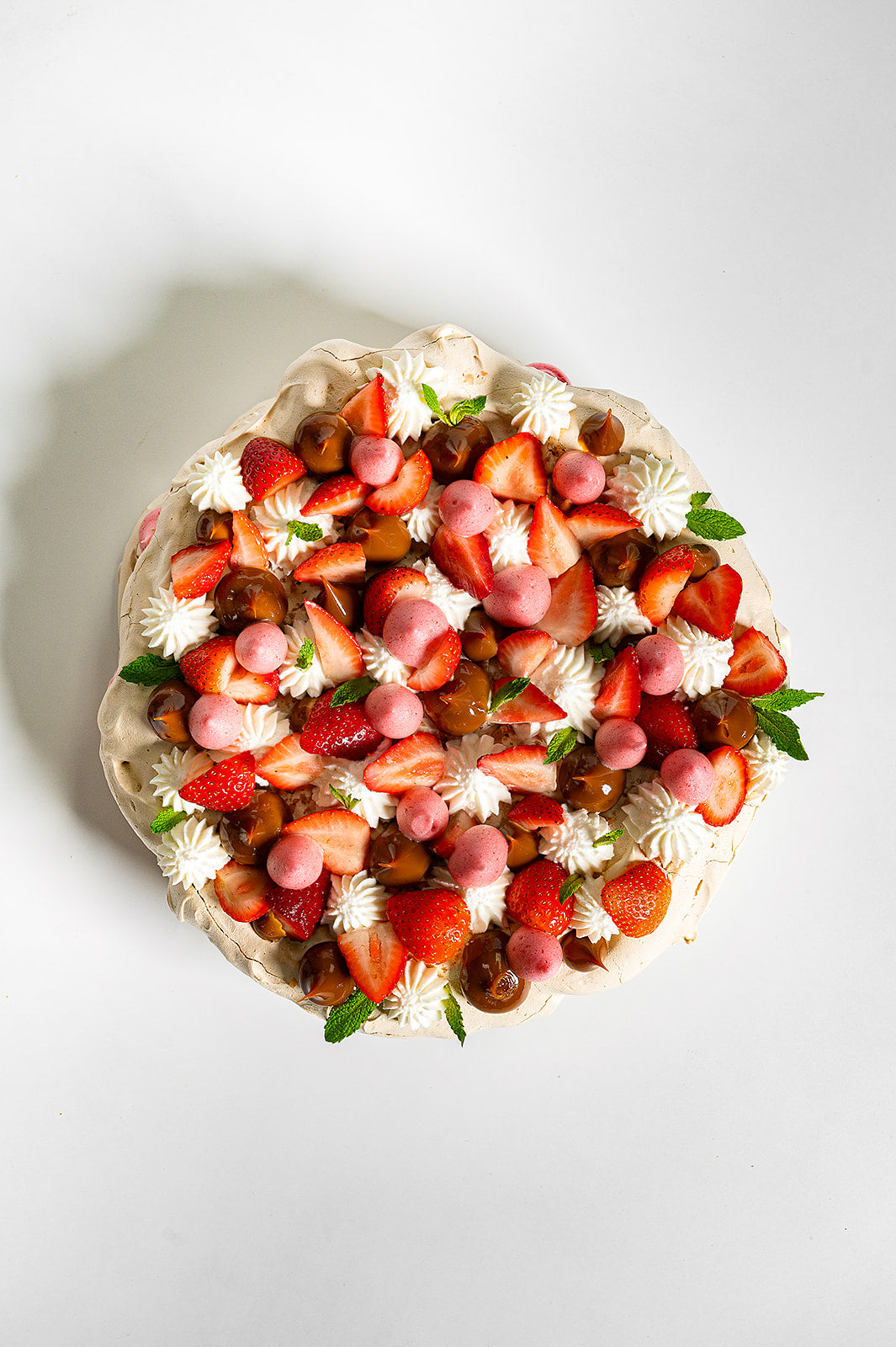 Strawberry & Dulce de leche Pavlova