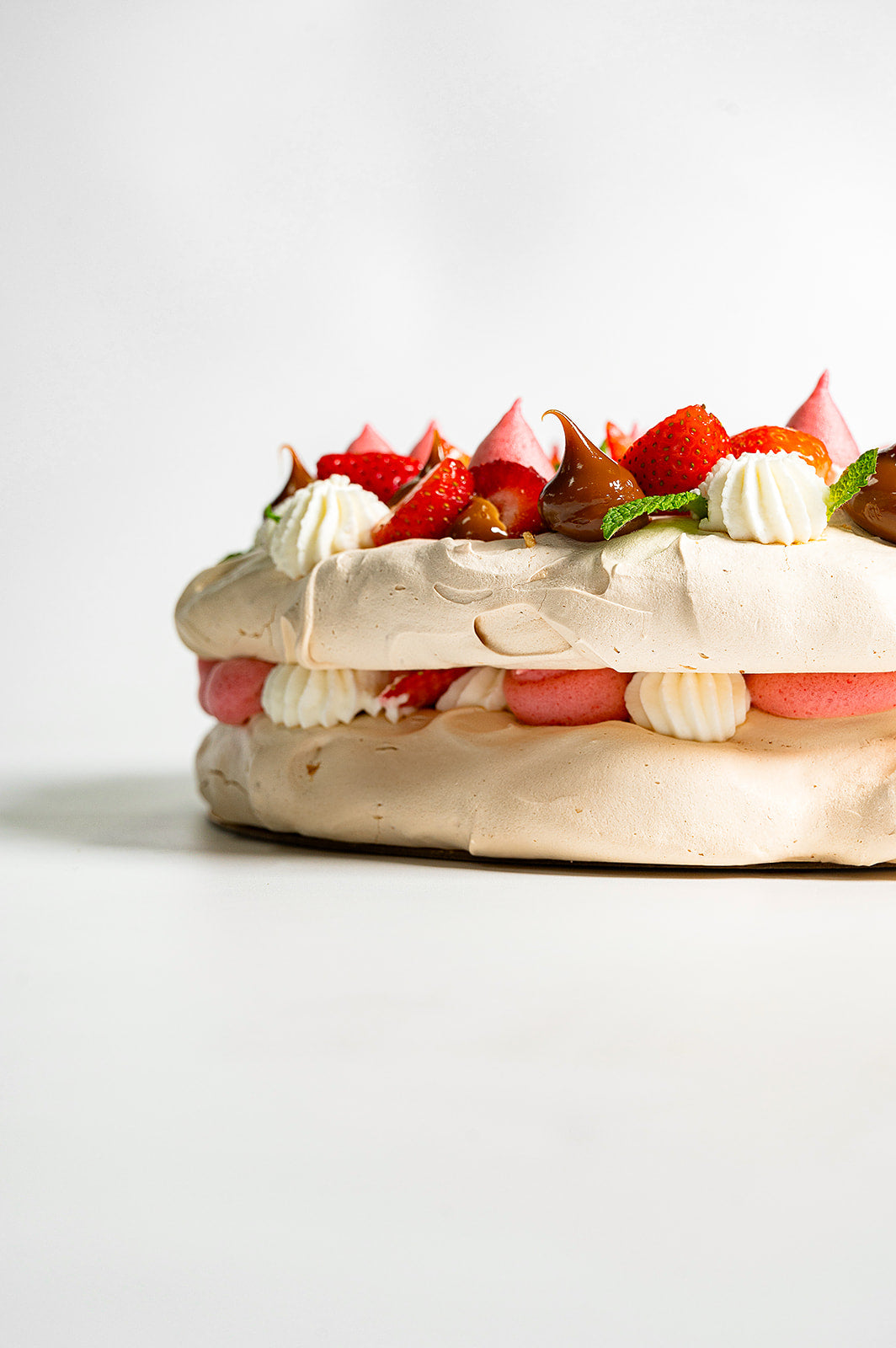 Strawberry & Dulce de leche Pavlova