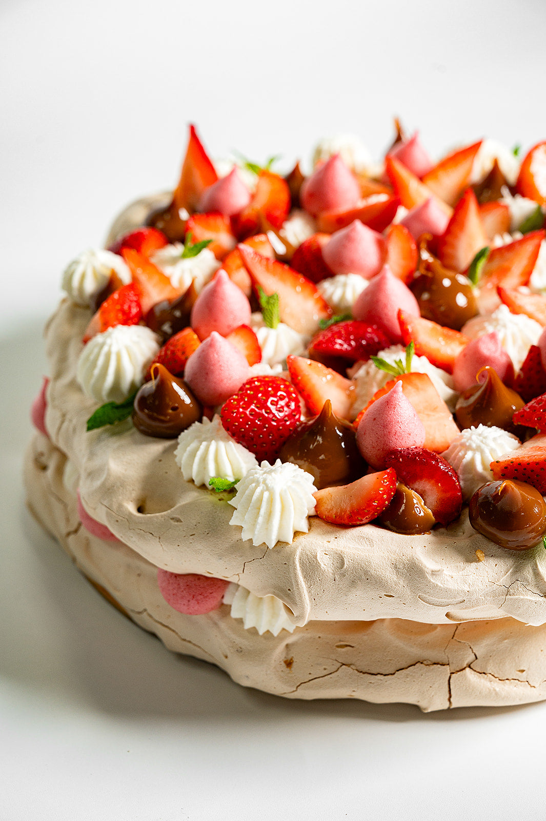 Strawberry & Dulce de leche Pavlova