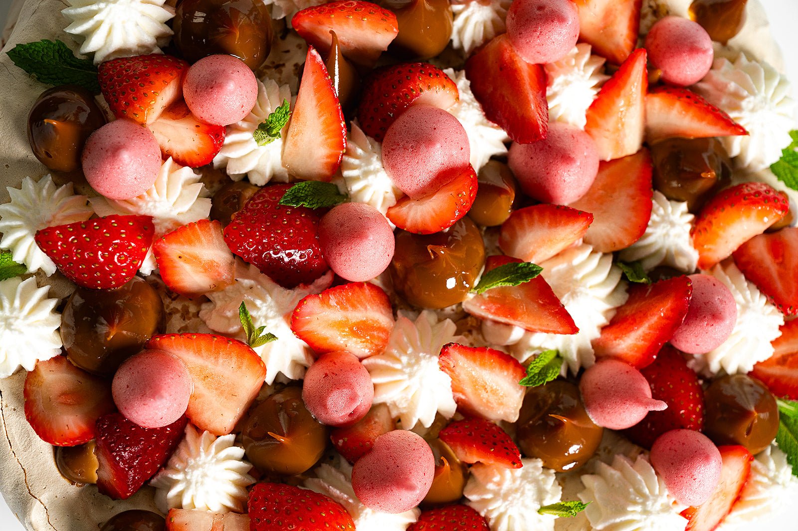 Strawberry & Dulce de leche Pavlova