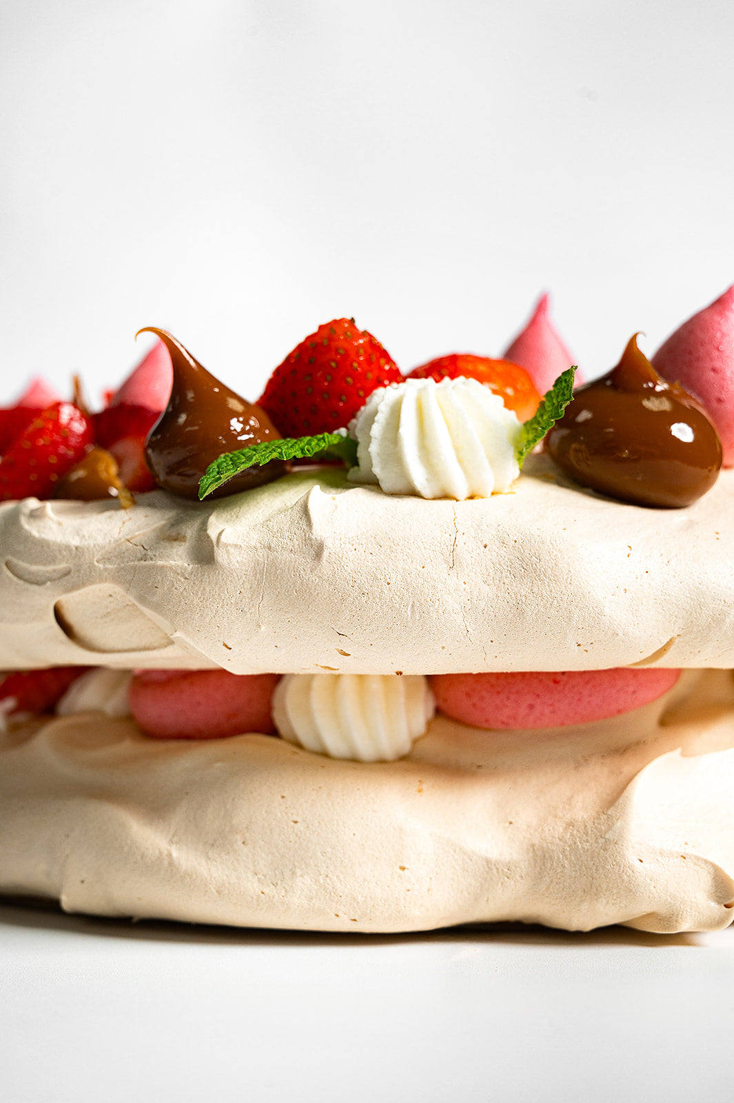 Strawberry & Dulce de leche Pavlova