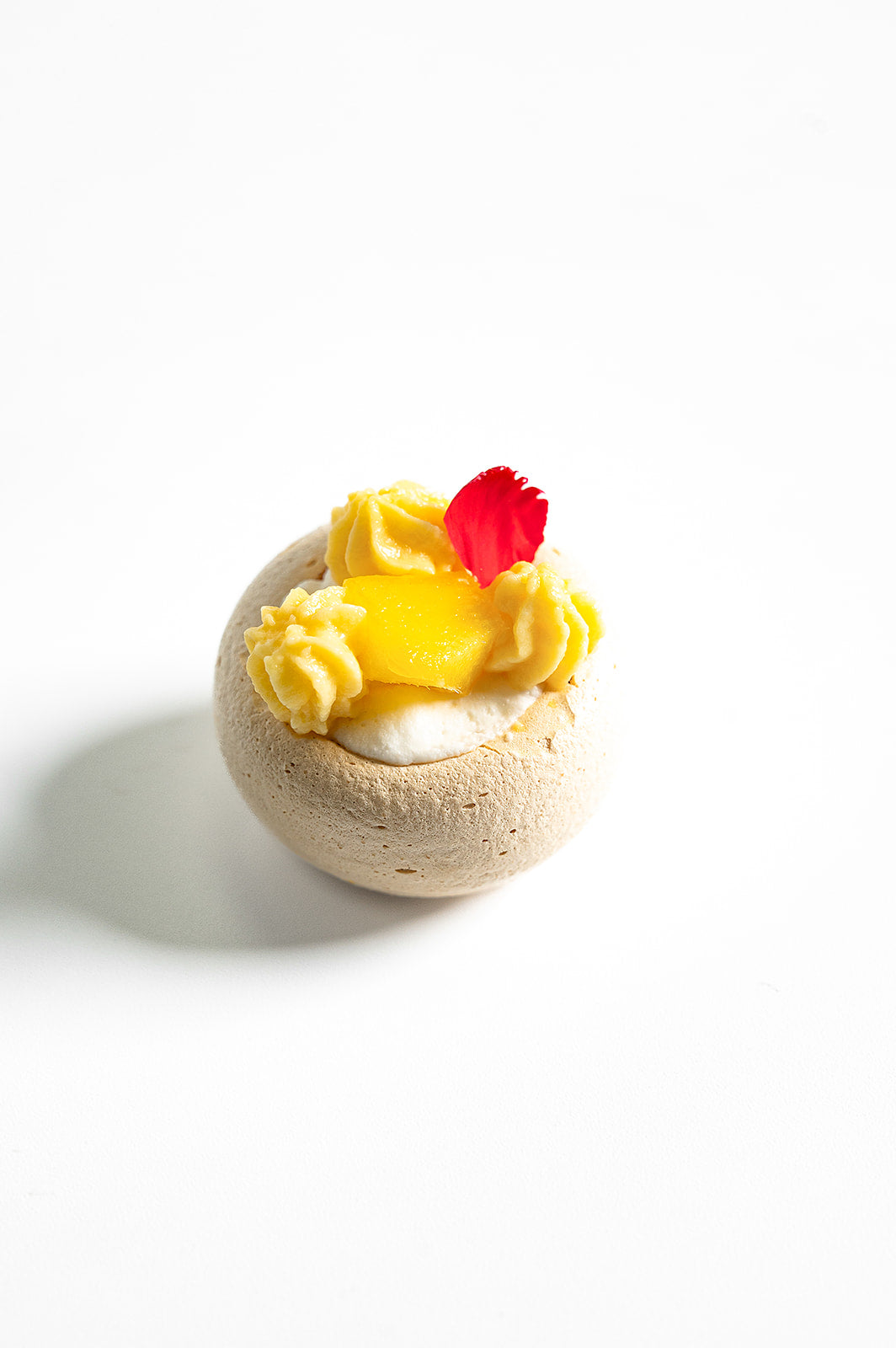 Mini Pavlova Mango & Passion Fruit